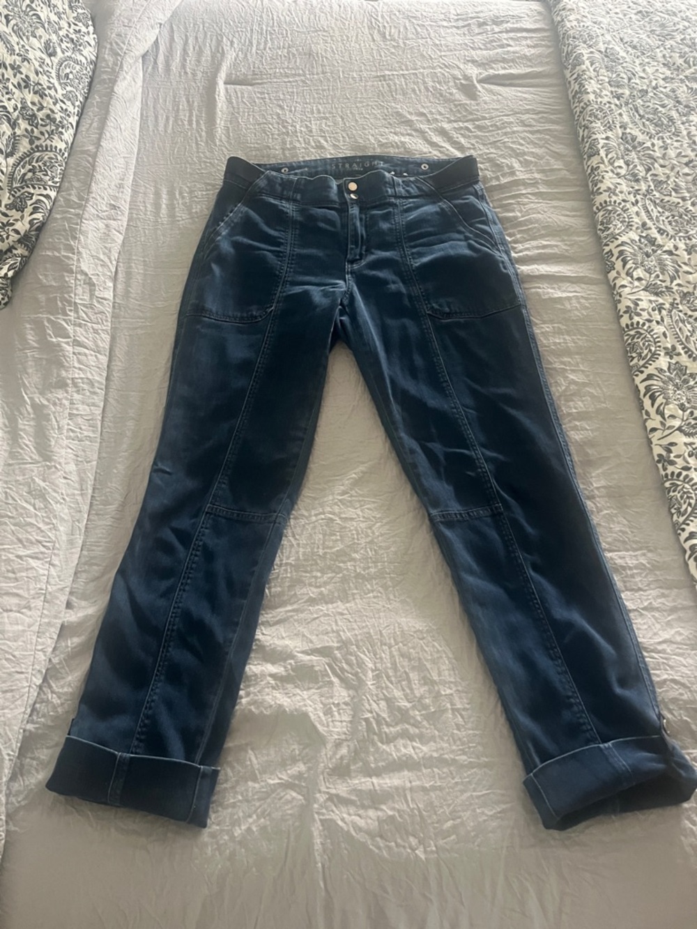 White House Black Market Navy Cropped Ankle Jeans